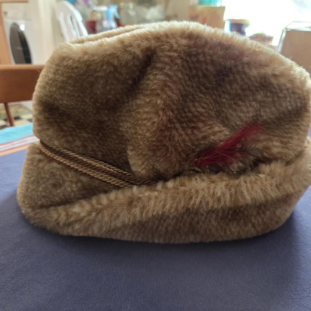 Vintage Men's Hat Brown Fedora Hugger Cap with Flap